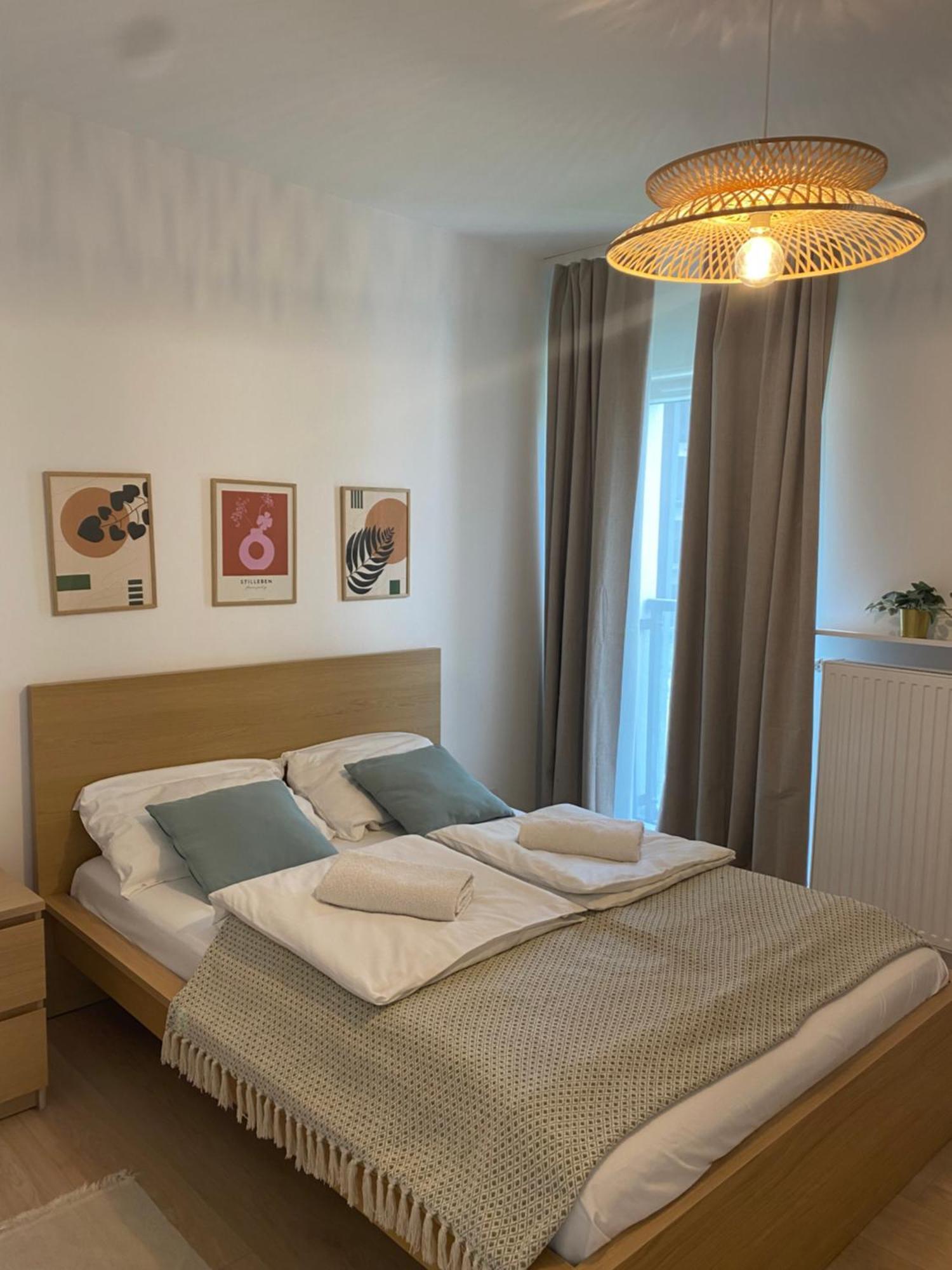 Metro Szwedzka Apartament Orange Varşovia Exterior foto