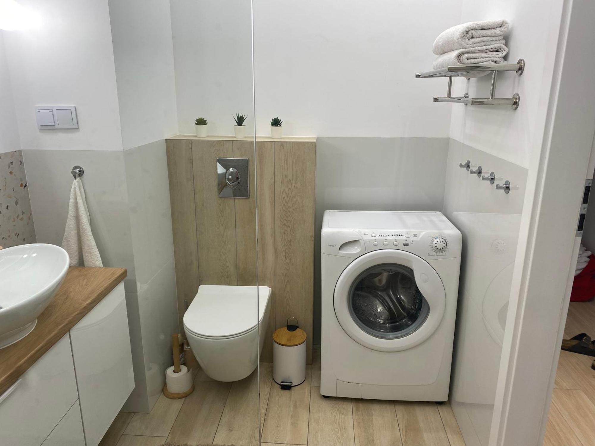 Metro Szwedzka Apartament Orange Varşovia Exterior foto
